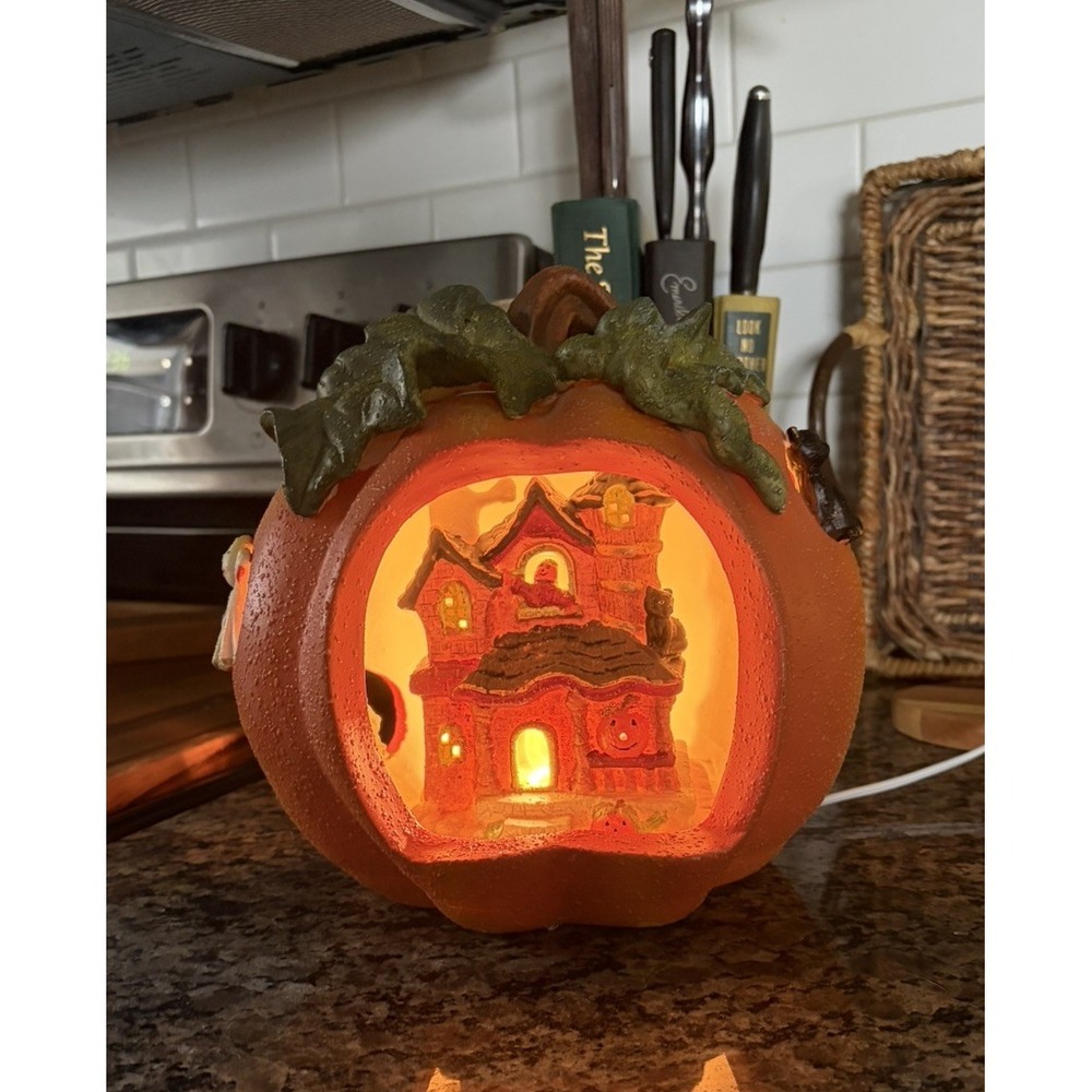 Vintage Hollowed Out Pumpkin Illuminated Spooky House Diorama Inside Corded (C7)